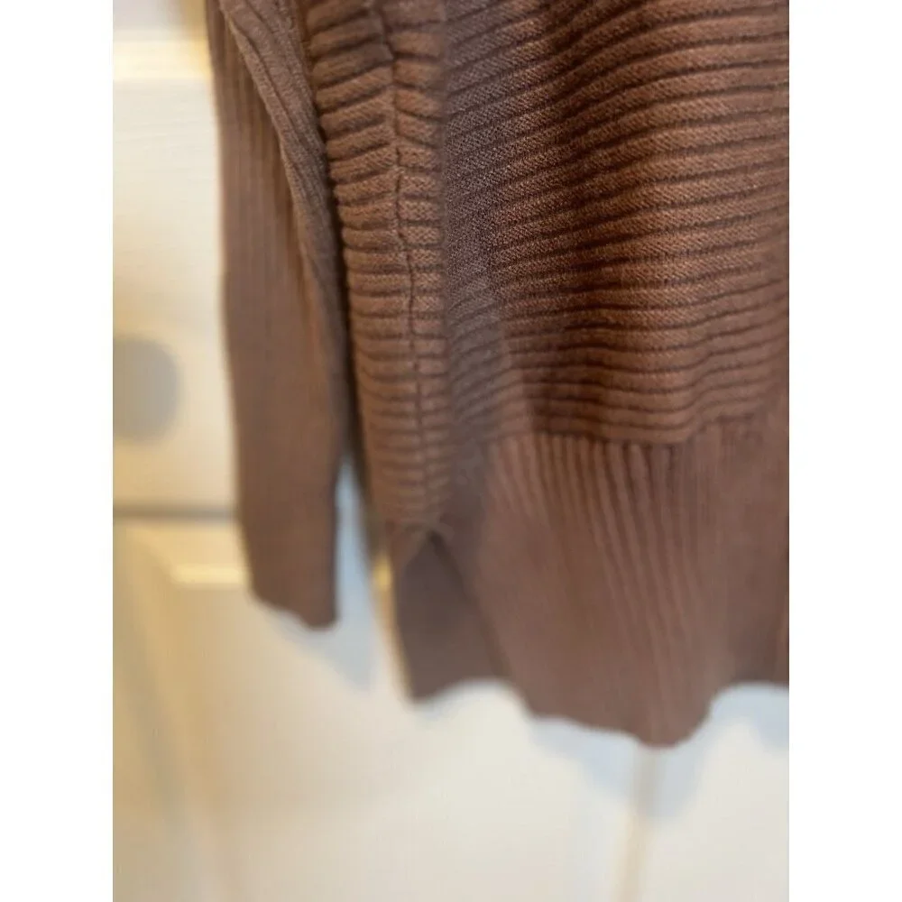 Women's Turtleneck Brown Sweater Medium Ribbed Knit Pullover Oversized Casual